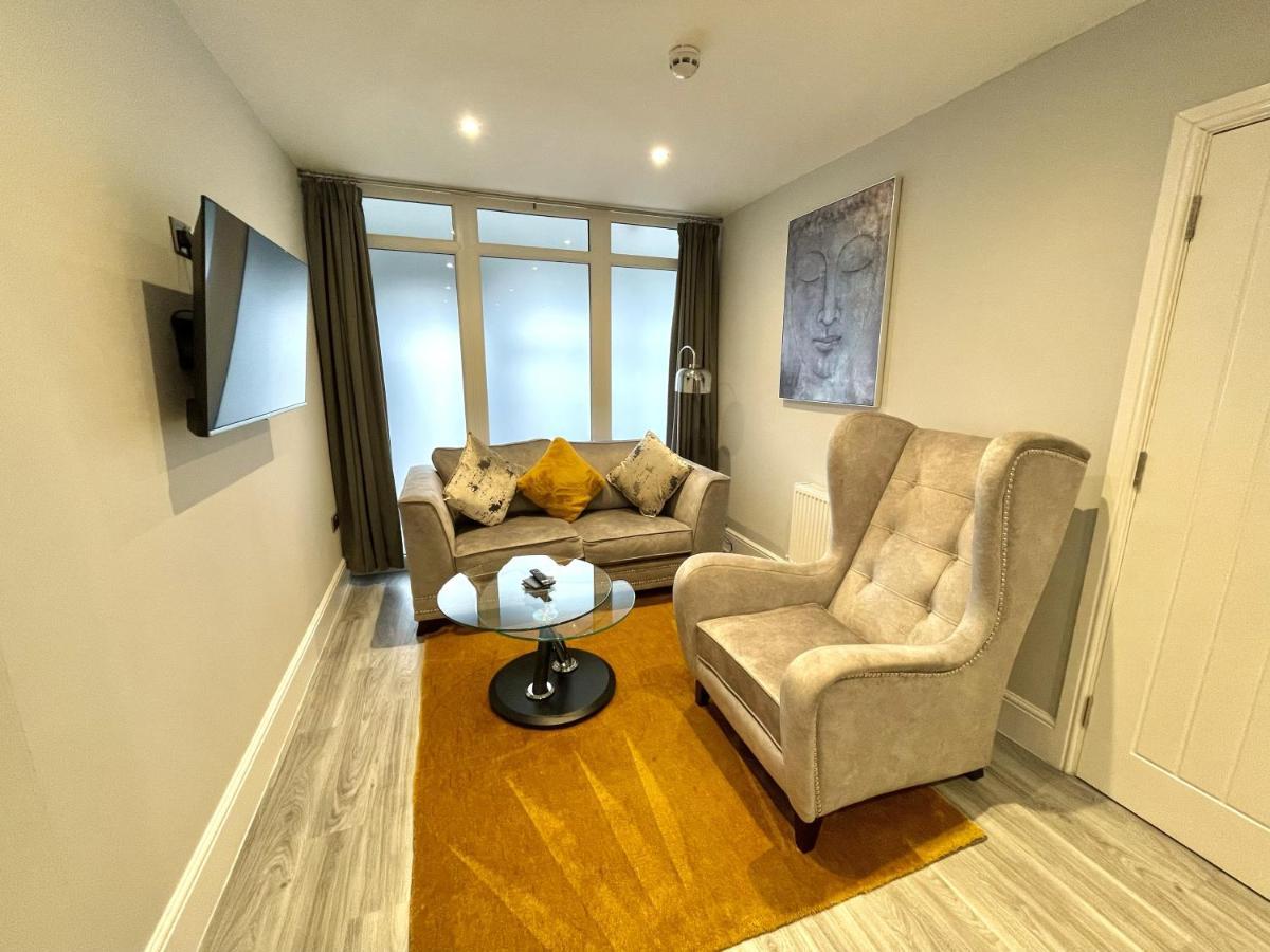 Lymm Living Hotel Warrington  Buitenkant foto
